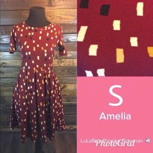 Small LuLaRoe Amelia NWT